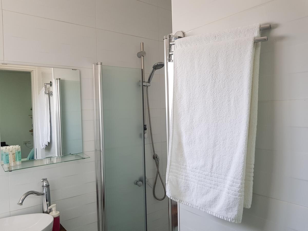 Airport Guest House - One-Way Free Shuttle Or Yehuda Phòng bức ảnh